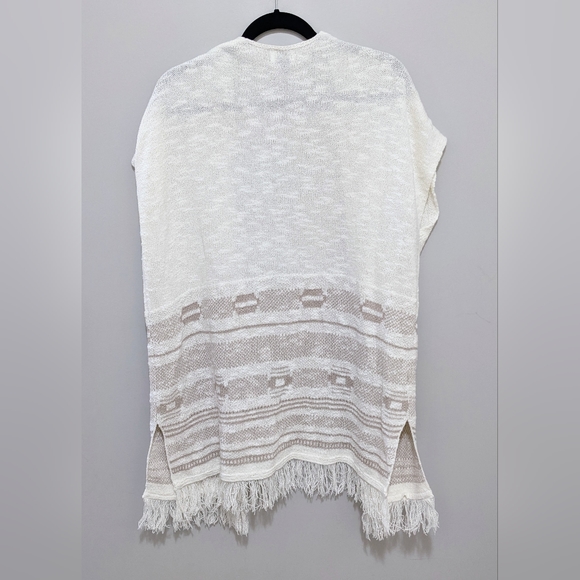 Knit shawl - Picture 3 of 6